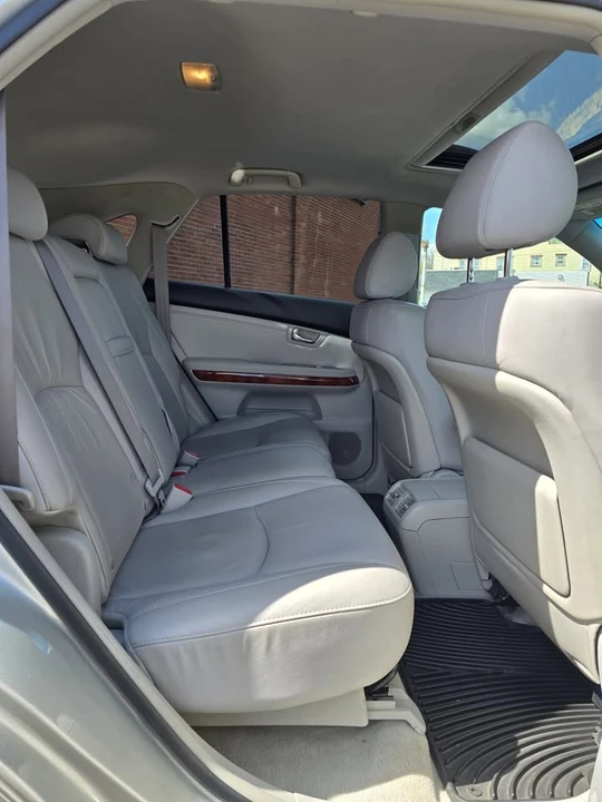 2005 Lexus RX 2nd Gen - Image 9 of 14