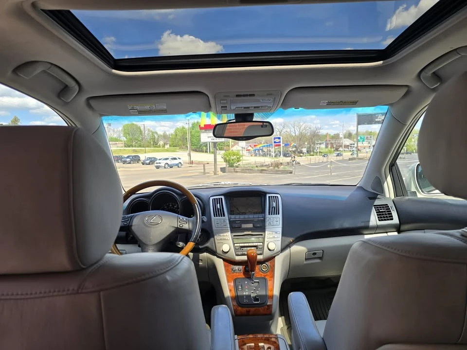 2005 Lexus RX 2nd Gen - Image 6 of 14