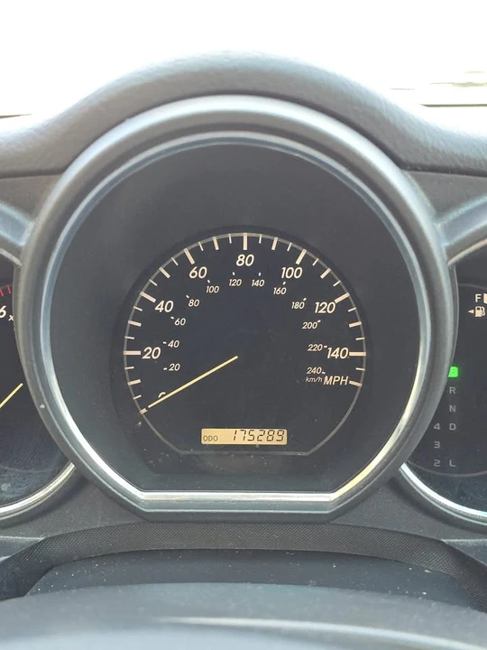 2005 Lexus RX 2nd Gen - Image 4 of 14