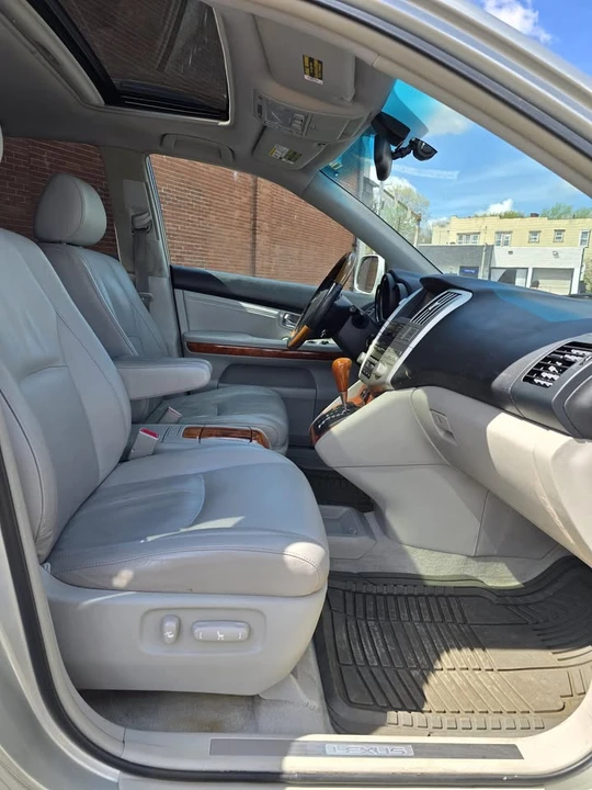 2005 Lexus RX 2nd Gen - Image 7 of 14