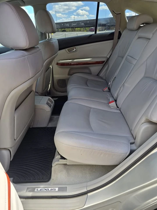 2005 Lexus RX 2nd Gen - Image 8 of 14