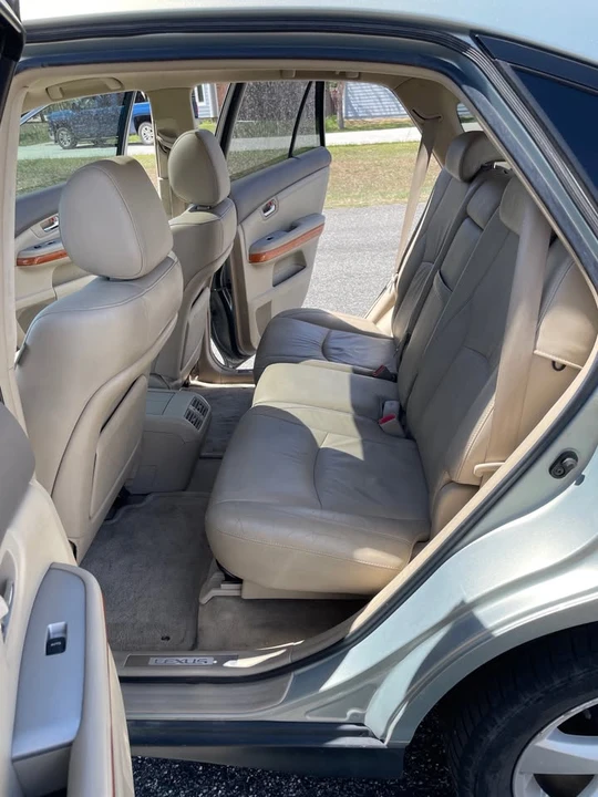 2005 Lexus RX 2nd Gen - Image 8 of 11