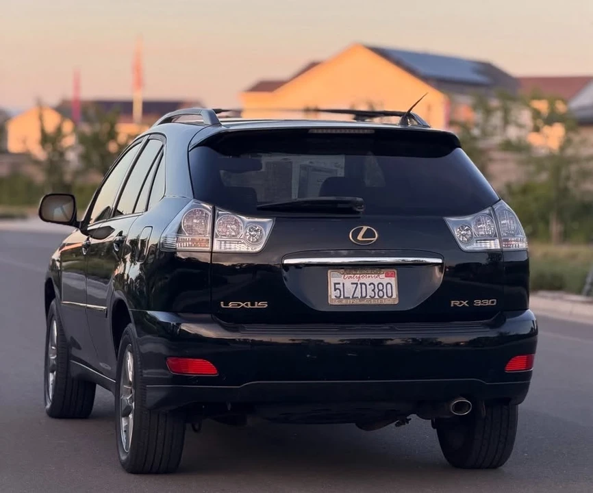 2005 Lexus RX 2nd Gen - Image 9 of 21