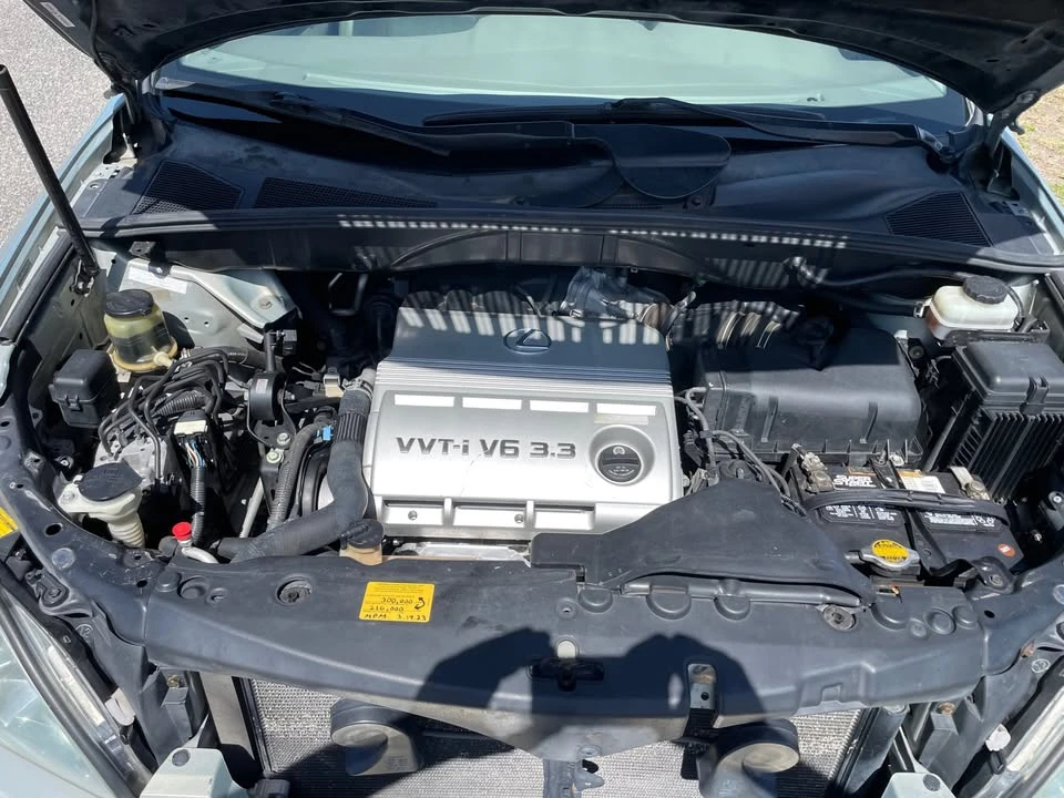 2005 Lexus RX 2nd Gen - Image 5 of 11