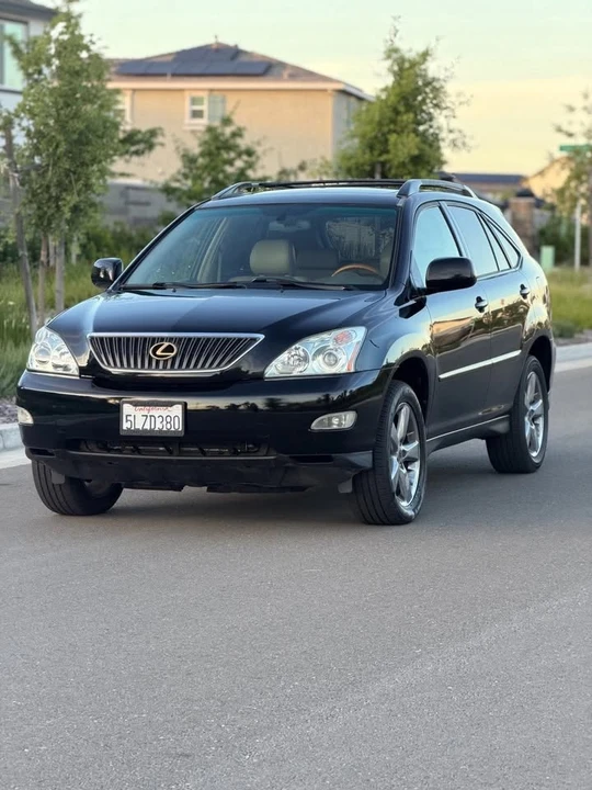 2005 Lexus RX 2nd Gen - Image 3 of 21