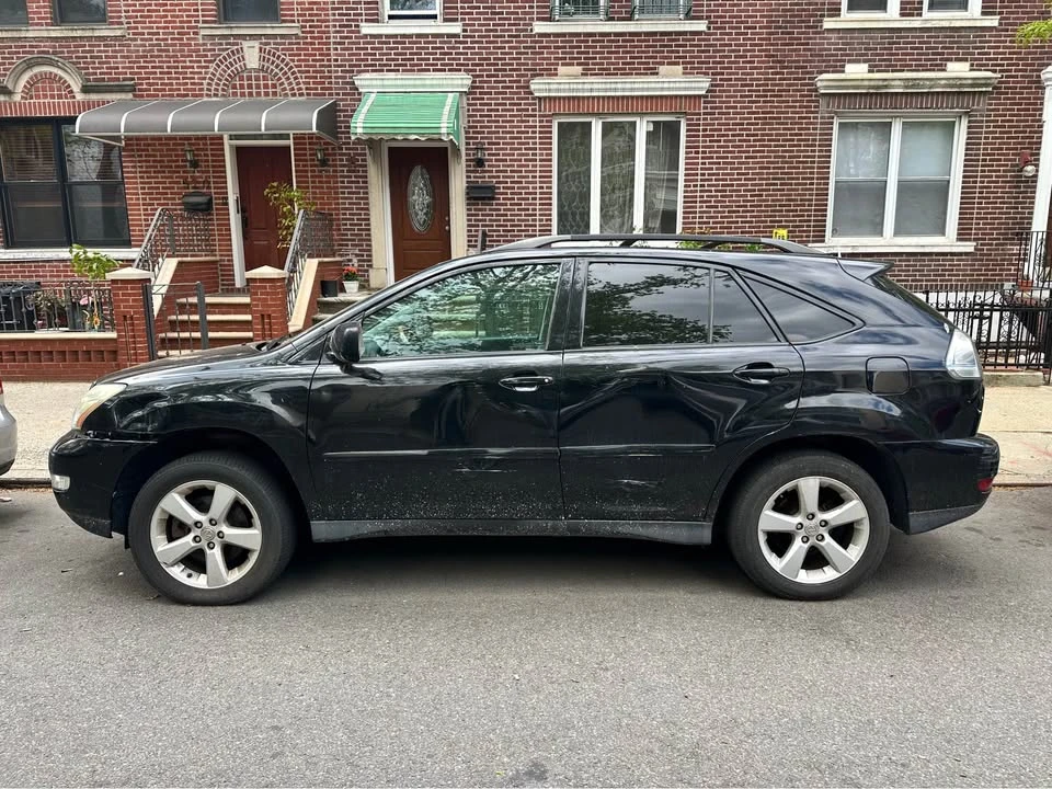2005 Lexus RX 2nd Gen - Image 2 of 15