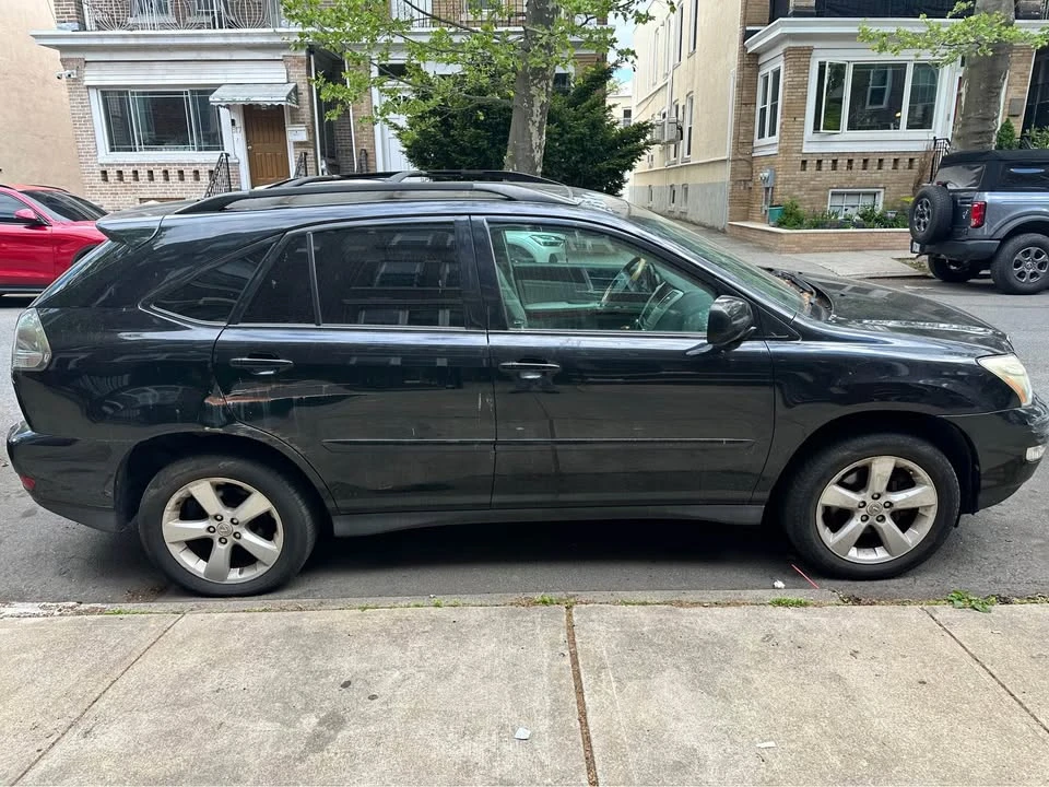 2005 Lexus RX 2nd Gen - Image 4 of 15