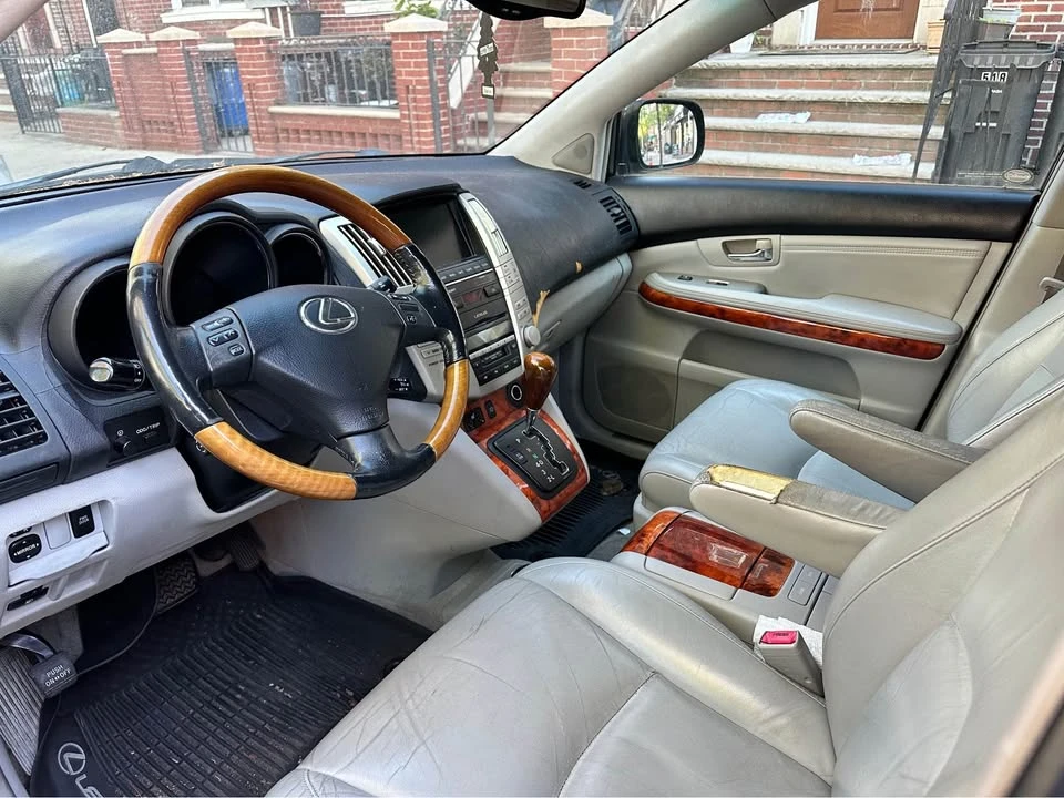 2005 Lexus RX 2nd Gen - Image 7 of 15