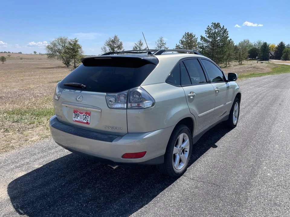 2005 Lexus RX 2nd Gen - Image 3 of 11