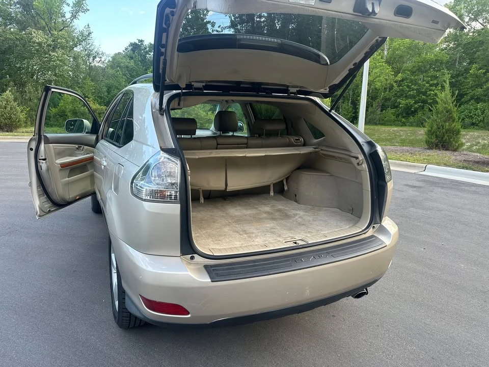 2005 Lexus RX 2nd Gen - Image 9 of 13