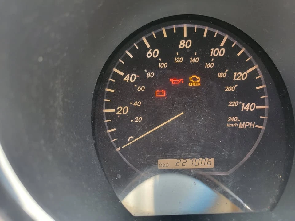 2005 Lexus RX 2nd Gen - Image 4 of 5