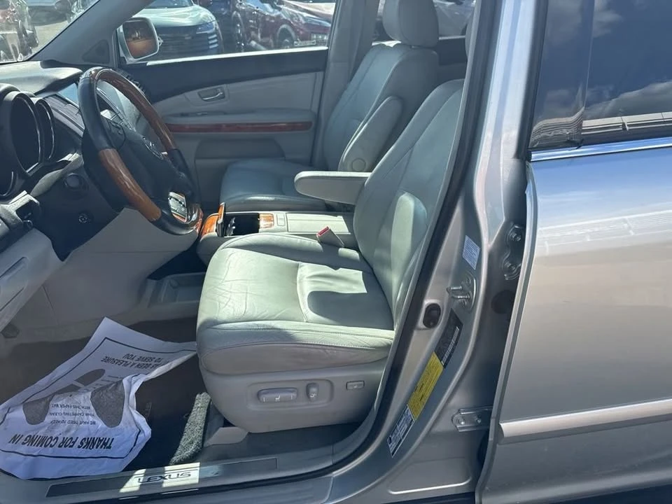 2005 Lexus RX 2nd Gen - Image 10 of 17