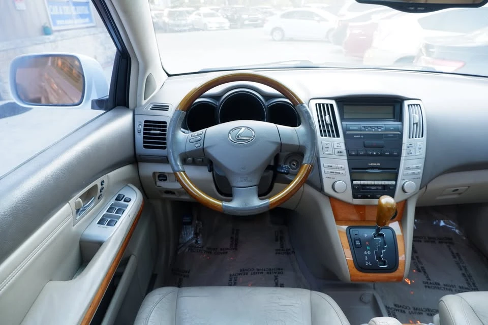 2005 Lexus RX 2nd Gen - Image 14 of 20