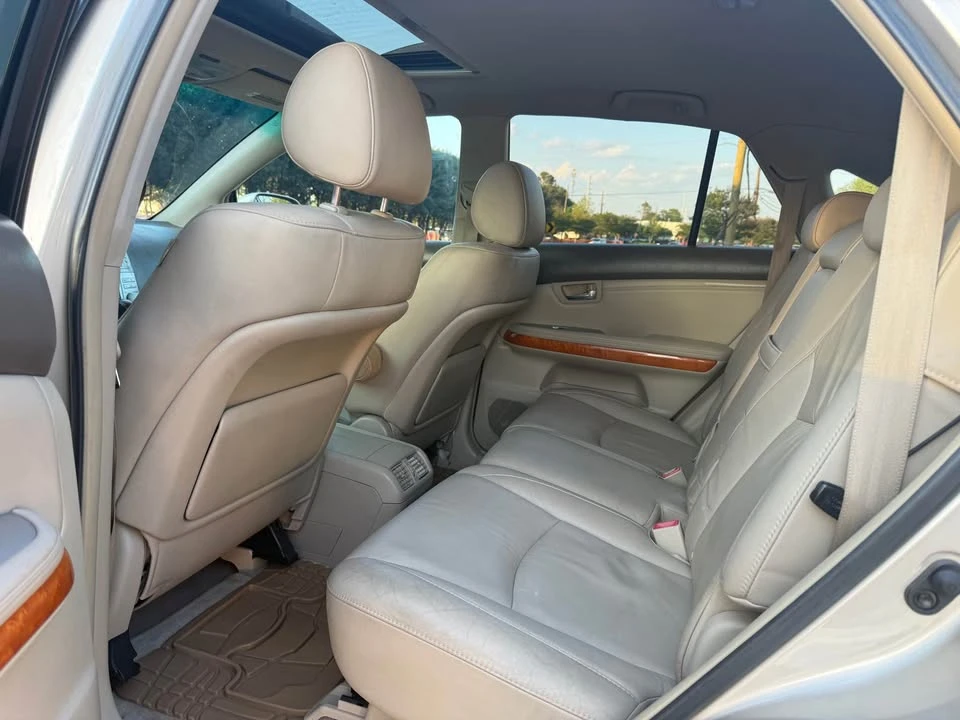2005 Lexus RX 2nd Gen - Image 13 of 17
