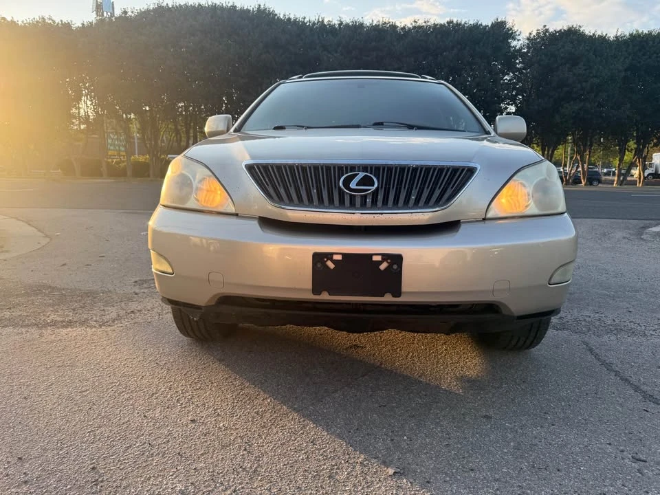 2005 Lexus RX 2nd Gen - Image 3 of 17