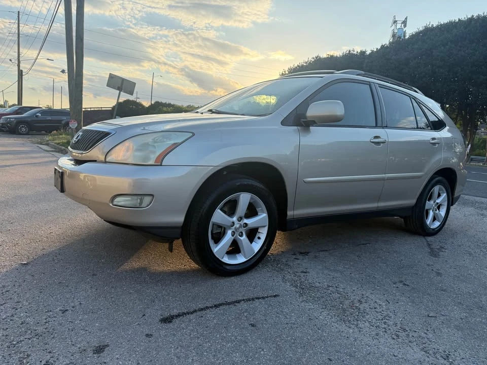 2005 Lexus RX 2nd Gen - Image 2 of 17