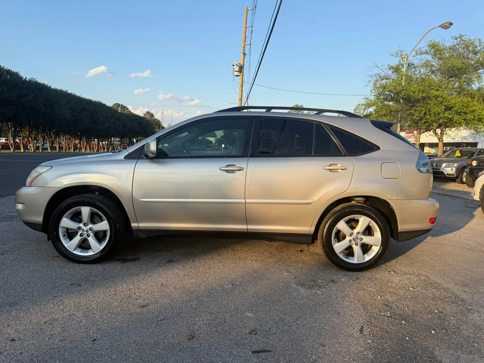 2005 Lexus RX 2nd Gen - Image 4 of 17
