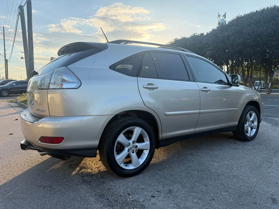 2005 Lexus RX 2nd Gen - Image 6 of 17