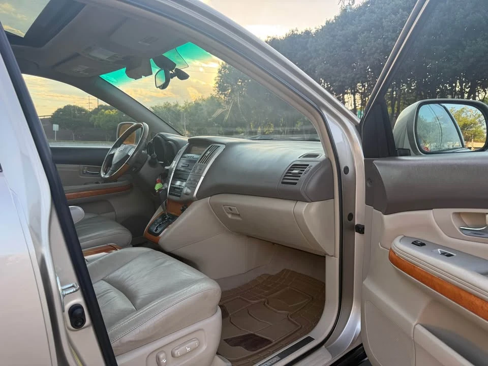 2005 Lexus RX 2nd Gen - Image 14 of 17