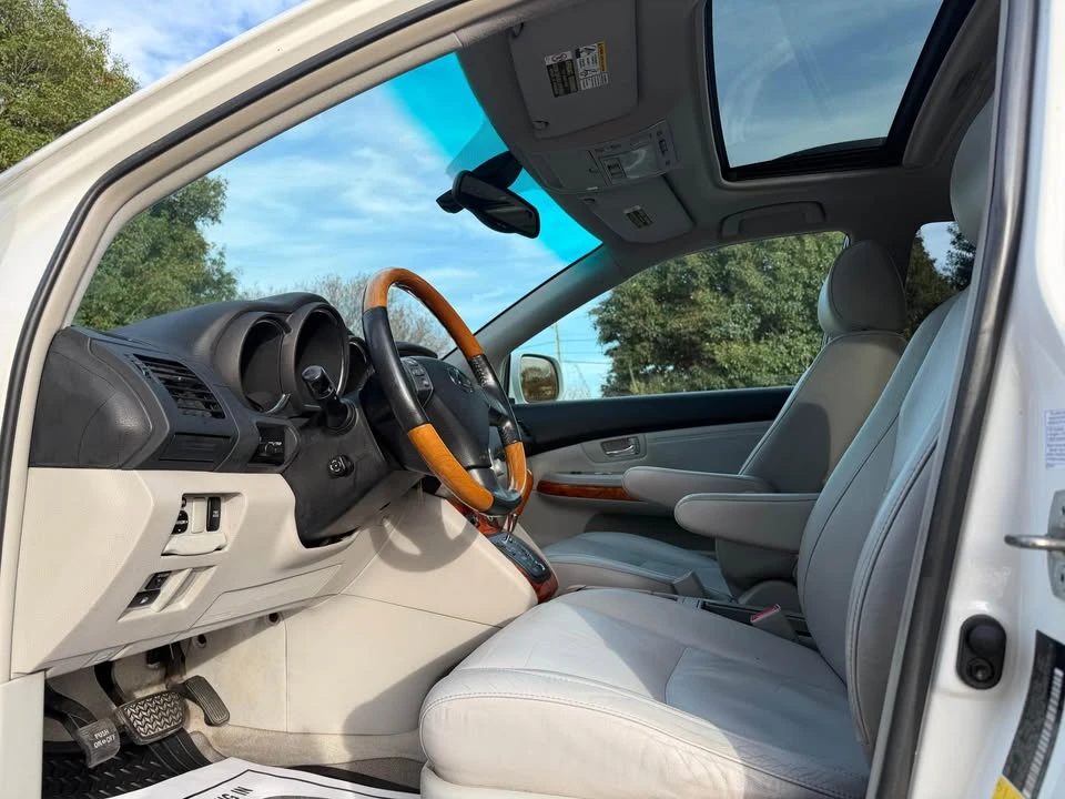 2005 Lexus RX 2nd Gen - Image 4 of 19