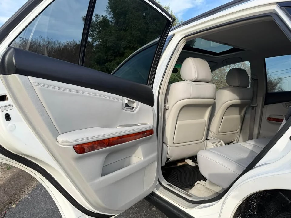 2005 Lexus RX 2nd Gen - Image 5 of 19