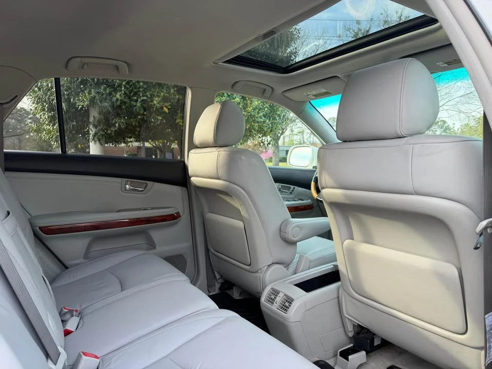 2005 Lexus RX 2nd Gen - Image 9 of 19
