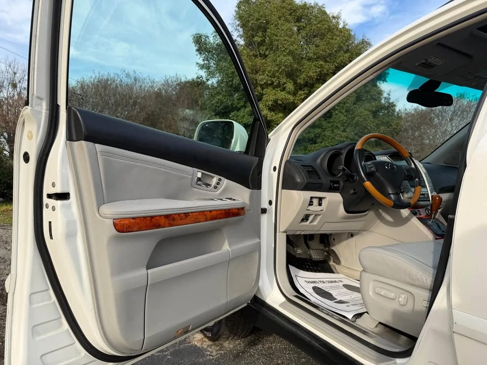 2005 Lexus RX 2nd Gen - Image 14 of 19