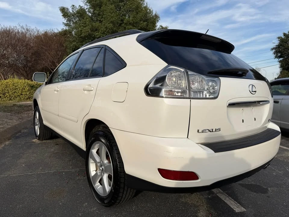 2005 Lexus RX 2nd Gen - Image 13 of 19