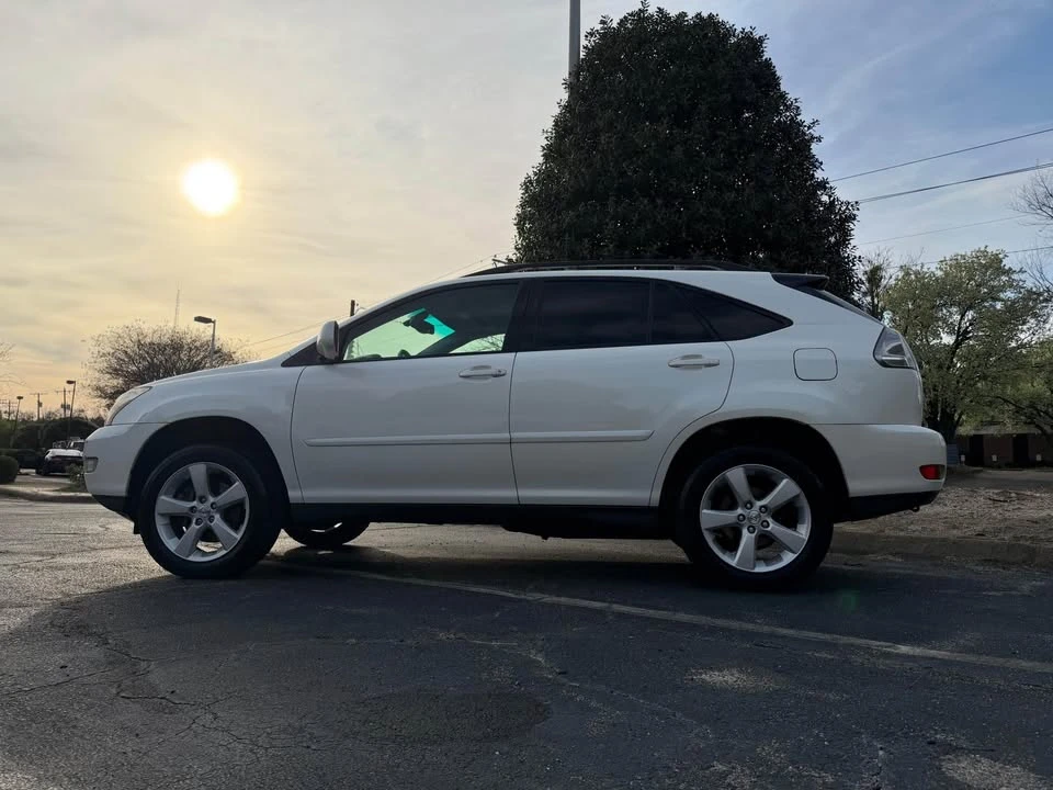 2005 Lexus RX 2nd Gen - Image 12 of 19
