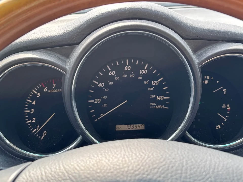 2005 Lexus RX 2nd Gen - Image 11 of 13