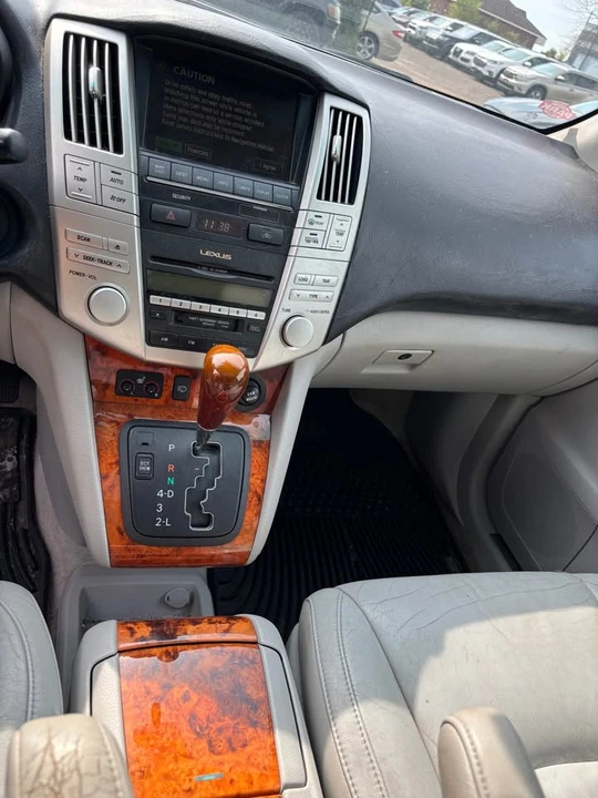 2005 Lexus RX 2nd Gen - Image 9 of 13