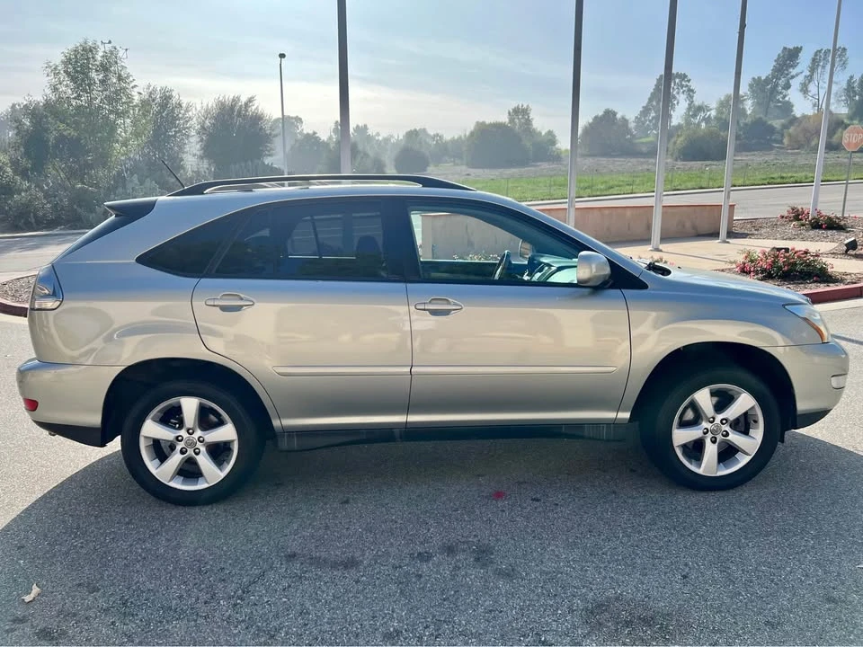 2005 Lexus RX 2nd Gen - Image 5 of 18