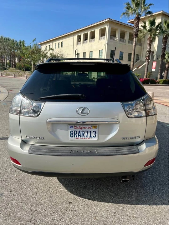 2005 Lexus RX 2nd Gen - Image 3 of 18