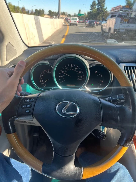2005 Lexus RX 2nd Gen - Image 8 of 18