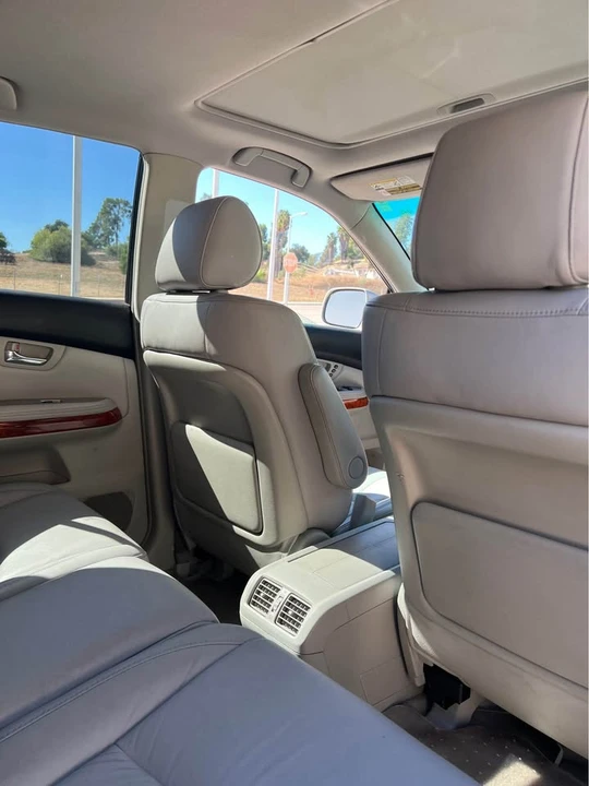 2005 Lexus RX 2nd Gen - Image 12 of 18