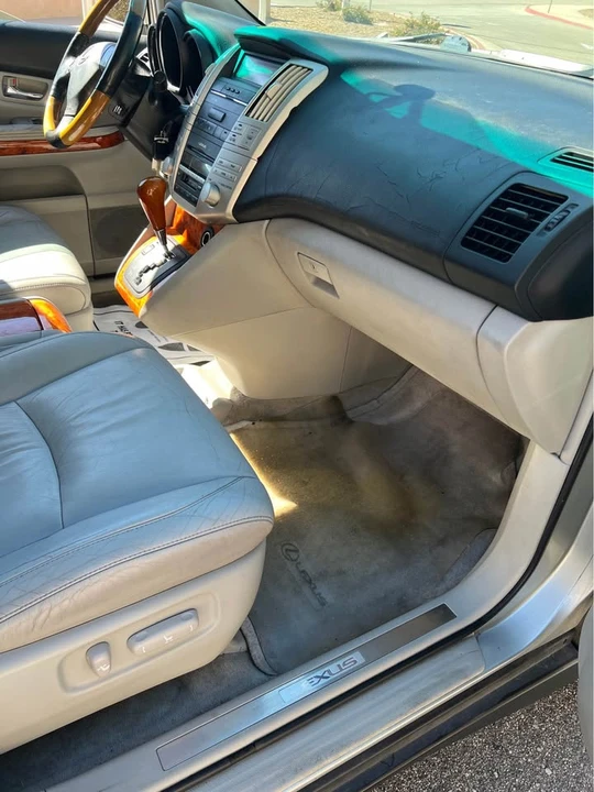 2005 Lexus RX 2nd Gen - Image 10 of 18