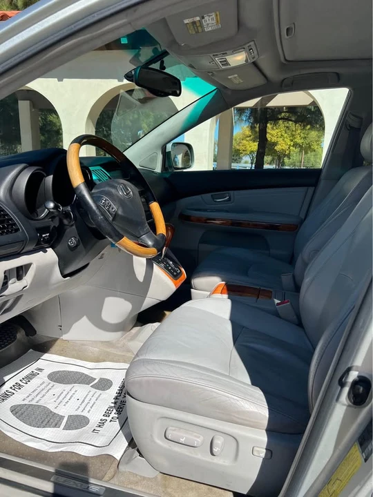 2005 Lexus RX 2nd Gen - Image 15 of 18