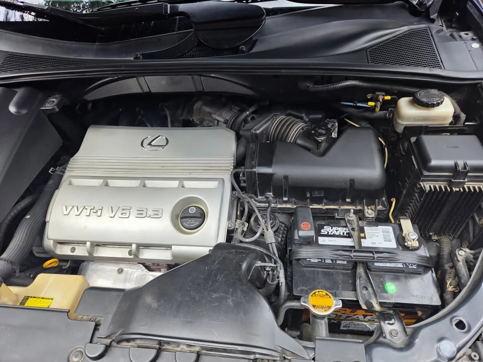 2005 Lexus RX 2nd Gen - Image 16 of 18