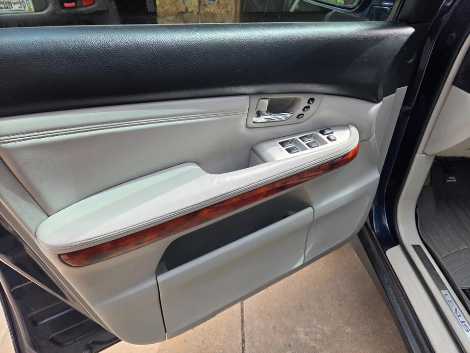2005 Lexus RX 2nd Gen - Image 8 of 18