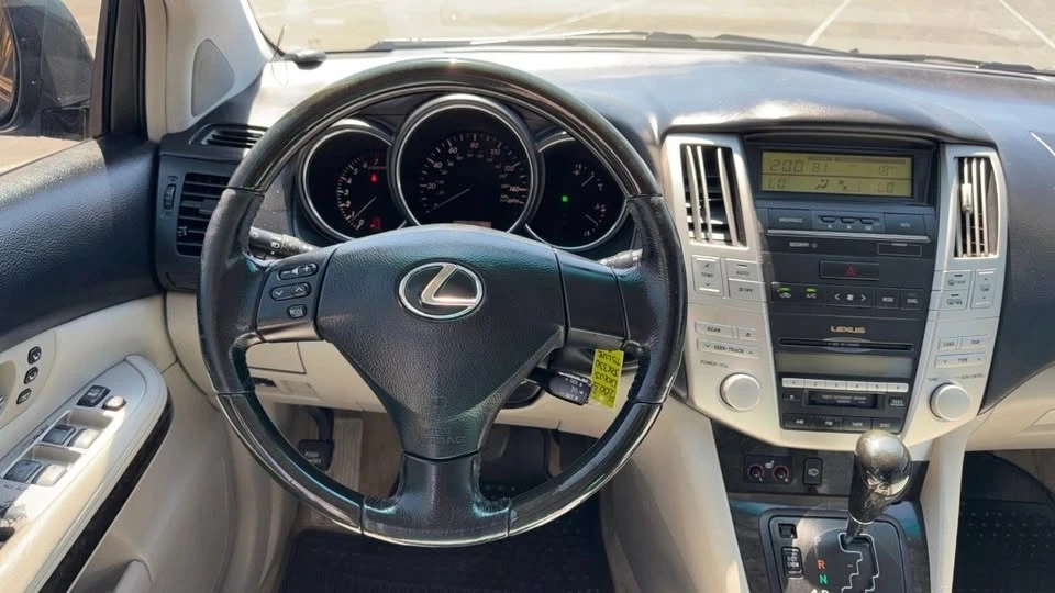 2005 Lexus RX 2nd Gen - Image 10 of 16