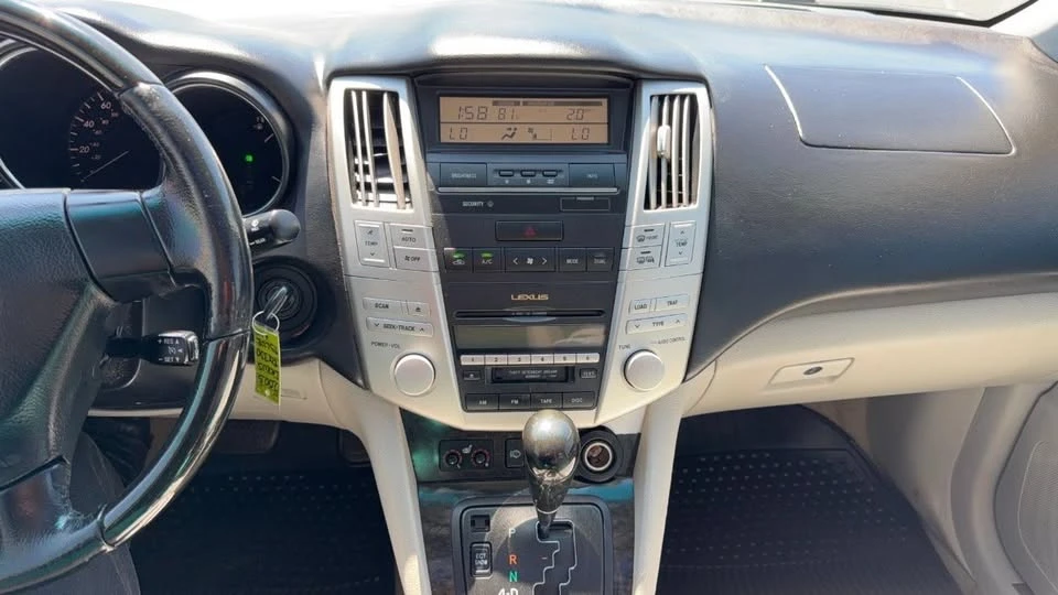 2005 Lexus RX 2nd Gen - Image 14 of 16