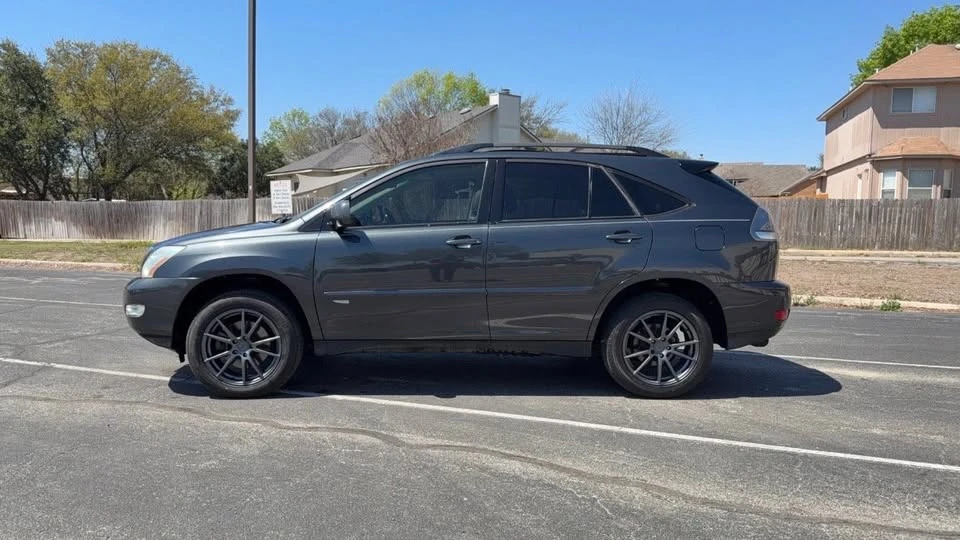 2005 Lexus RX 2nd Gen - Image 4 of 16