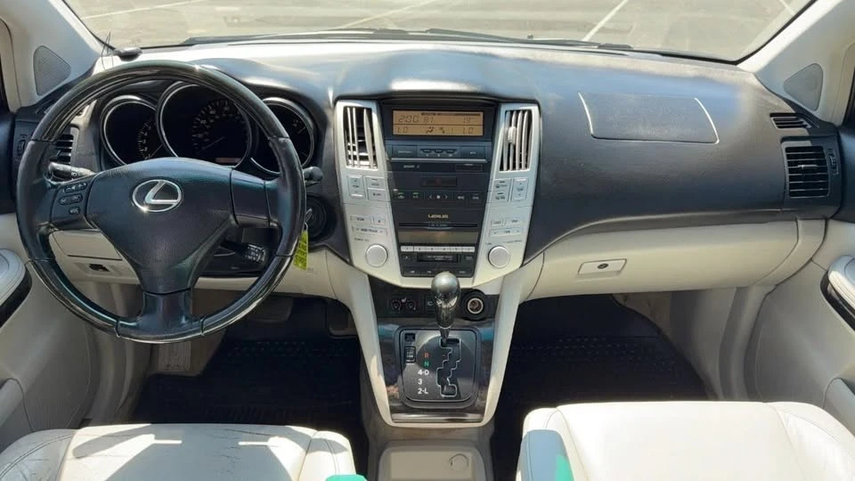2005 Lexus RX 2nd Gen - Image 9 of 16