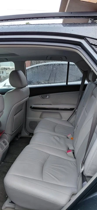 2005 Lexus RX 2nd Gen - Image 6 of 10