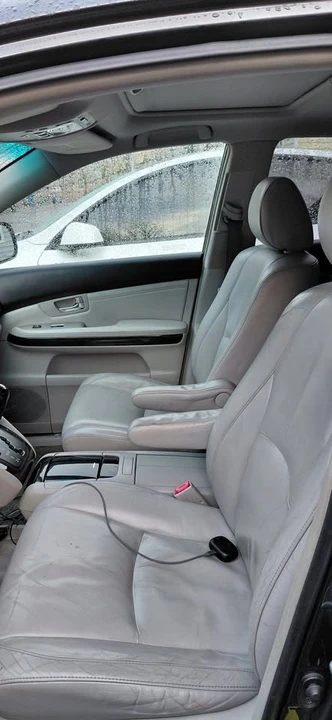2005 Lexus RX 2nd Gen - Image 5 of 10
