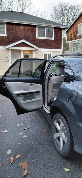 2005 Lexus RX 2nd Gen - Image 9 of 10