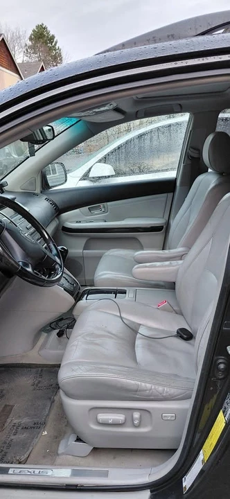 2005 Lexus RX 2nd Gen - Image 3 of 10