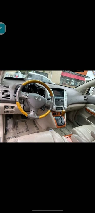 2005 Lexus RX 2nd Gen - Image 9 of 16