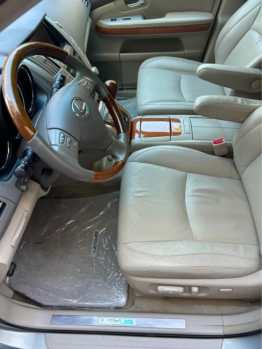 2005 Lexus RX 2nd Gen - Image 9 of 17