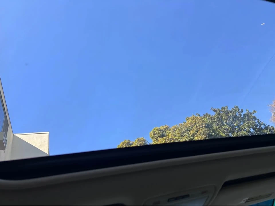 2005 Lexus RX 2nd Gen - Image 15 of 18